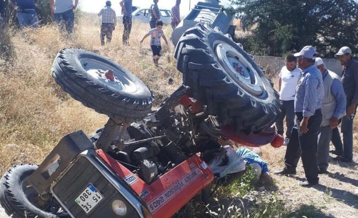 Burdur’da devrilen traktörün altında kalan sürücü hayatını kaybetti