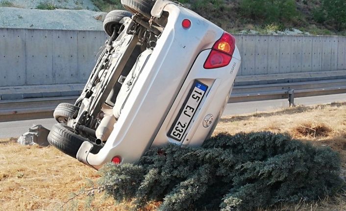 Burdur’da kontrolden çıkan otomobil takla attı, 4 kişi yaralandı