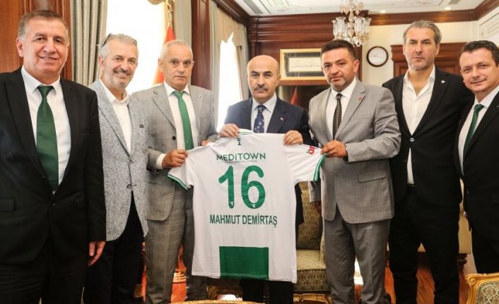 Bursaspor yönetimi, Bursa Valisi Mahmut Demirtaş’ı ziyaret etti