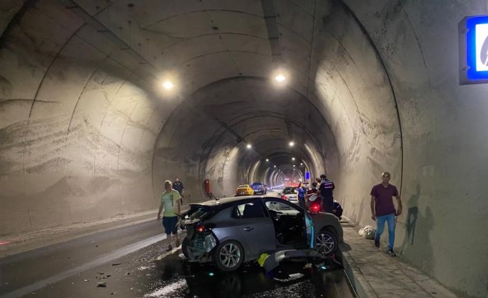 Cankurtaran Tünelinde kaza: 1 yaralı