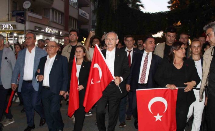 CHP Lideri Kılıçdaroğlu, Aydın’daki Zafer Yürüyüşü’ne katıldı