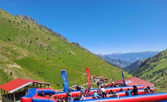 Çocuklar için yaylaya oyun parkı kuruldu