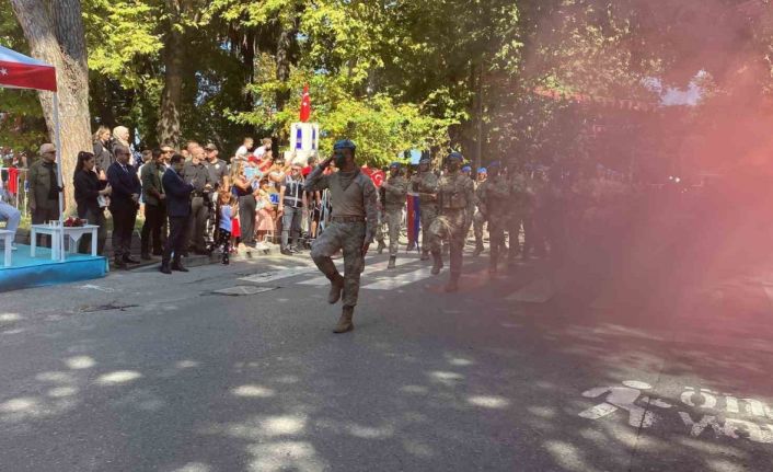 Cumhuriyetin ilk vilayetinde Zafer Bayramı coşkusu