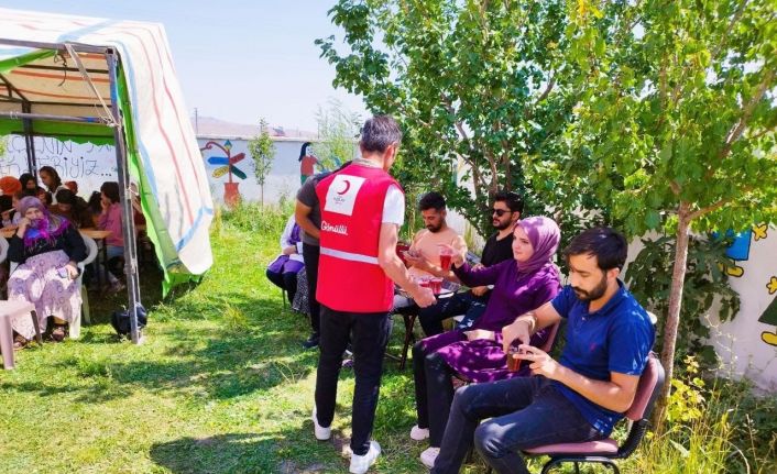 Diyadin’de özel eğitimli öğrencilere Kızılay’dan şenlik