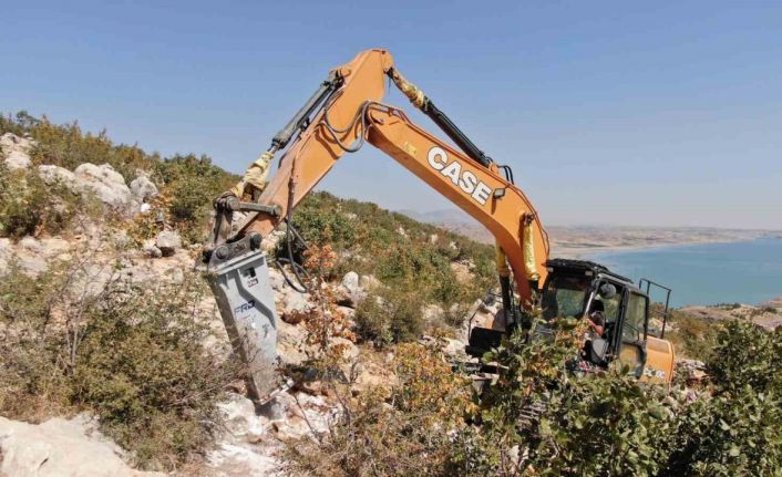 Diyarbakır’da çiftçilerin talebiyle 3 bin metre mera yolu oluşturuldu