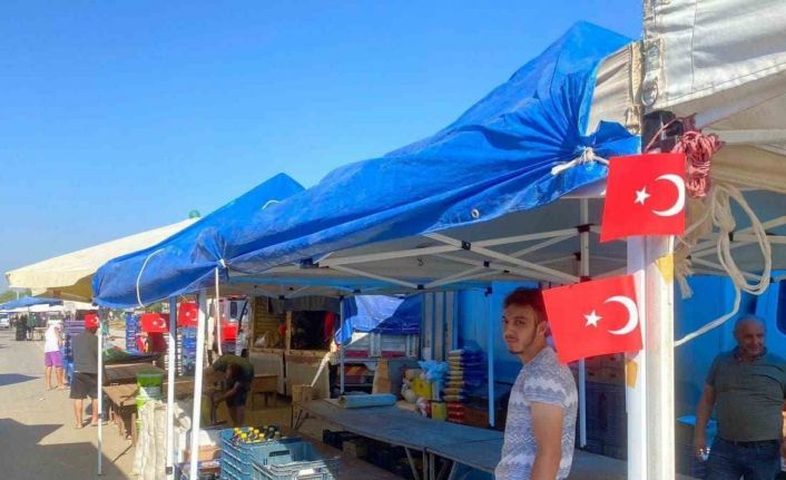 Düzce’de pazar esnafının 30 Ağustos duyarlılığı takdir topladı