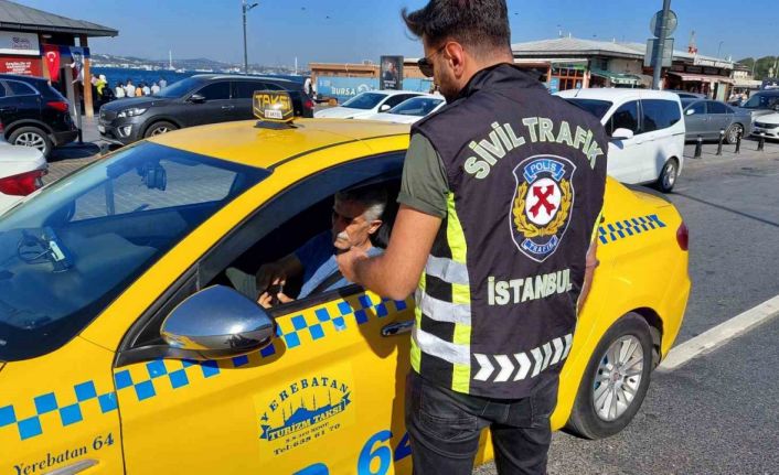 Eminönü’nde kemer takmayan taksicilere ceza yağdı