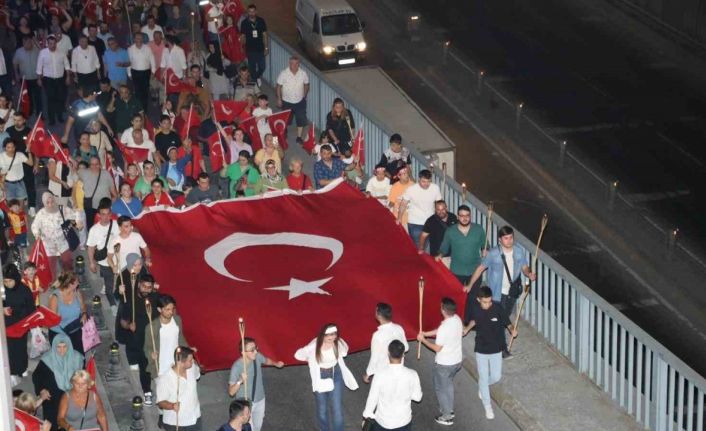 Gaziosmanpaşa’da 30 Ağustos Zafer Bayramı fener alayı ve konserle kutlandı