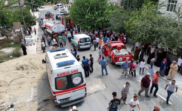 Gecekonduda korkutan yangın: Yangında tartışma çıktı 2 gözaltı