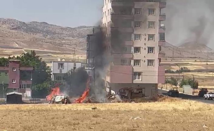 Gercüş’te boş arazide çıkan yangın itfaiye ekiplerince söndürüldü