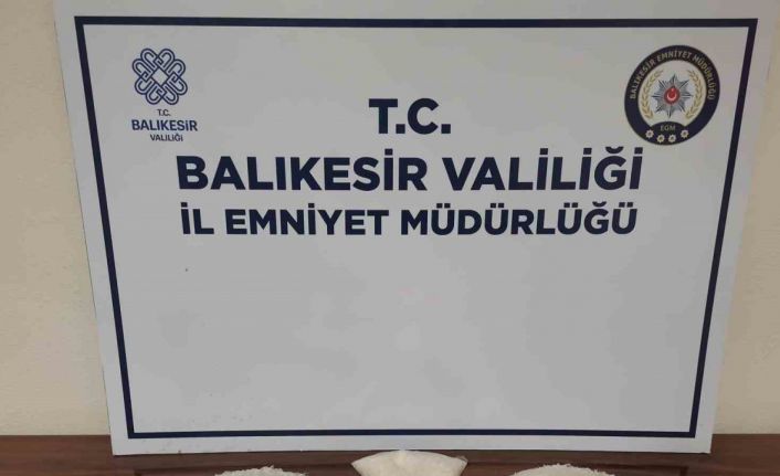 Gönen’de durdurulan araçtan 2 kilo uyuşturucu çıktı