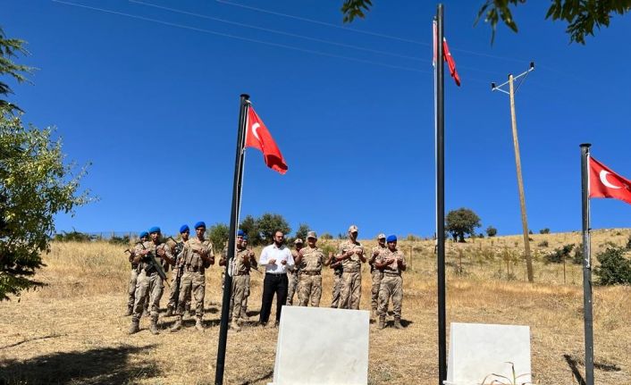 Güneybaşı şehitleri kabirleri başında anıldı