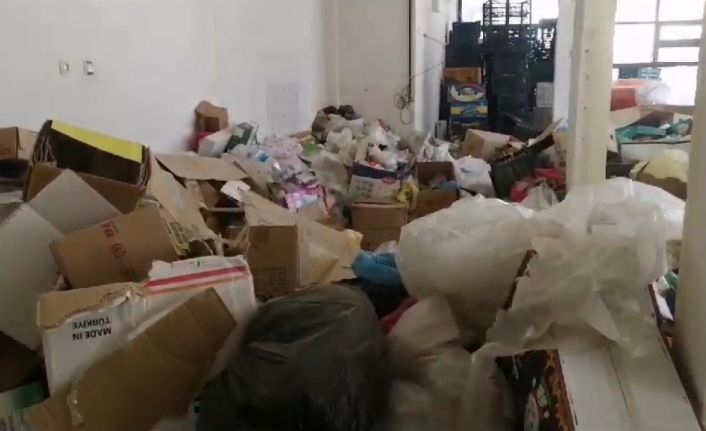 Isparta’da çöp evden ve deposundan 7 kamyon atık çıktı