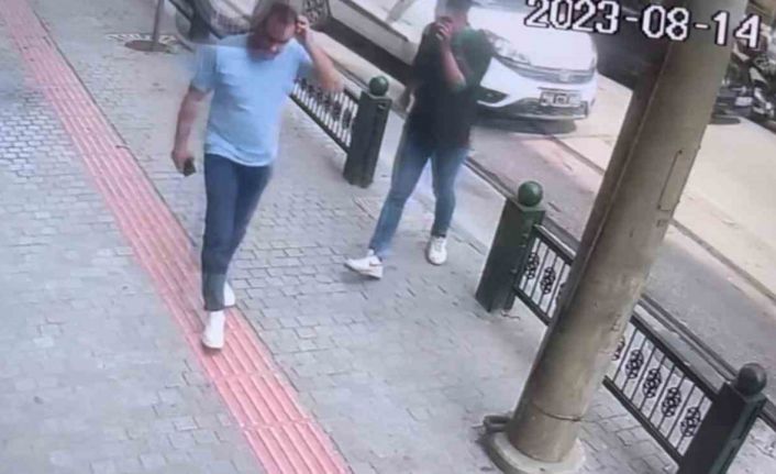 Kadın sürücü trafik polisine böyle çarptı