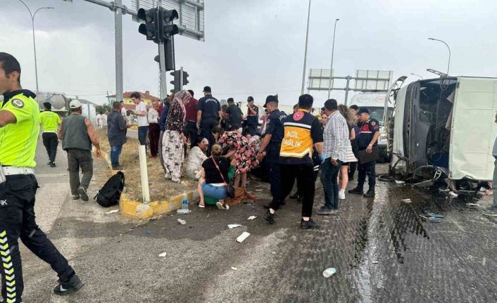 Kamyonetle çarpışan midibüste yaralananların sayısı 33’e yükseldi