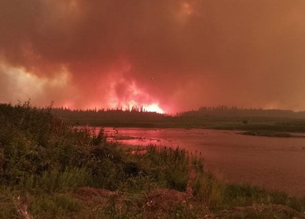 Kanada’da yangınlar sürüyor: Hay River kasabasına tahliye emri