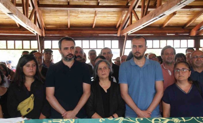 Kandıra Cezaevi’nde tutuklu bulunan Kışanak, ablasının cenaze törenine katıldı