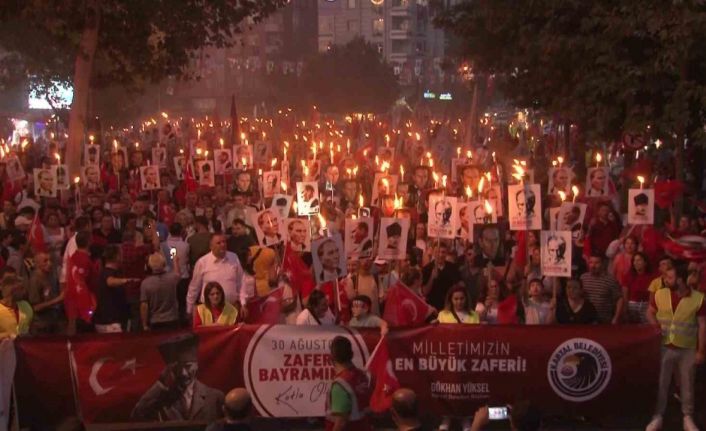 Kartal’da 30 Ağustos Zafer Bayramı coşkuyla kutlandı