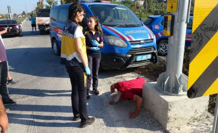 Kaza yapan alkollü sürücü jandarma ve sağlıkçıları canından bezdirdi