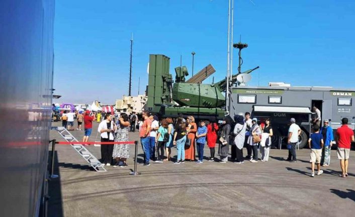 Kepez’in Bilim ve Teknoloji Tırı’na TEKNOFEST’te yoğun ilgi