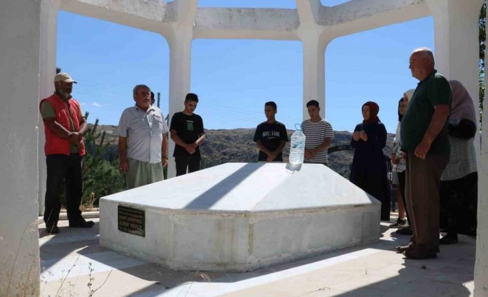 Kıbrıs’ta esir edilerek ağır işkenceler görmüştü, mezarı başında anıldı