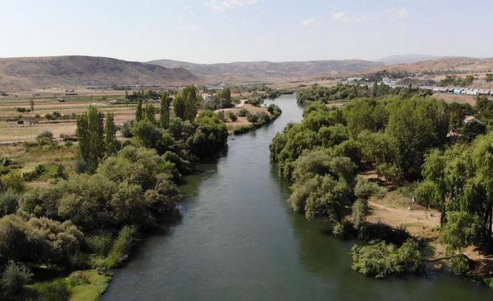 Kızılırmak’a serinlemek için giren genç hayatını kaybetti