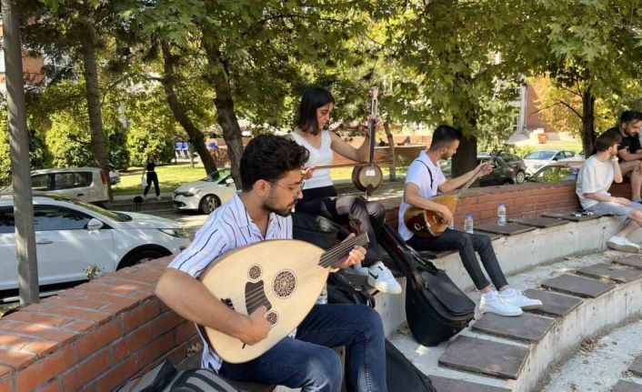 Konservatuvar mülakatı öncesi heyecan içinde son provalarını yaptılar