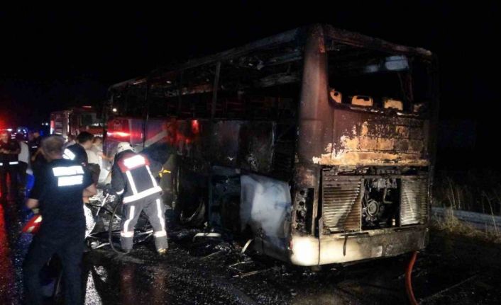 Malatya’da yolcu otobüsü alev alev yandı