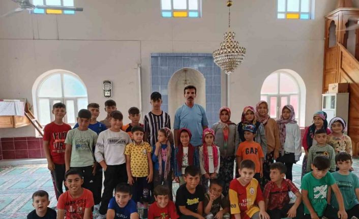 Manisa’da örnek imam camiyi çocuklara sevdirdi