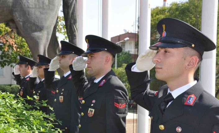 Manisa’nın ilçelerinde Zafer Bayramı coşkuyla kutlandı