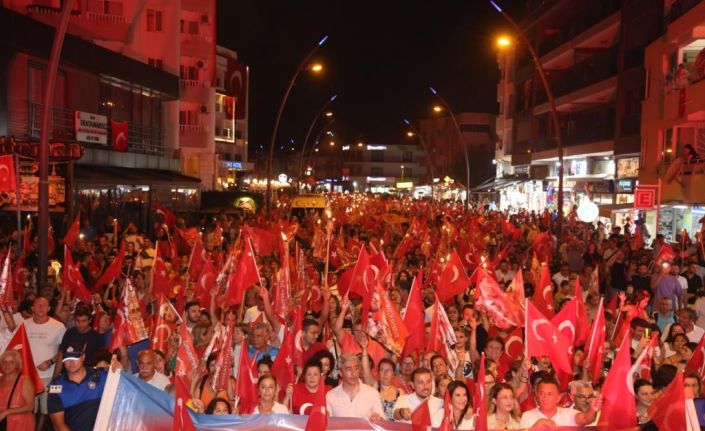 Marmarisliler konserde coştu