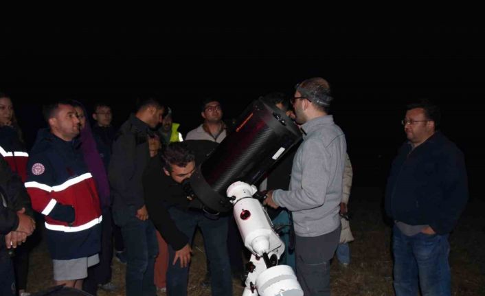 Meteor yağmurları binlerce kişiyi Sındırgı’da buluşturdu