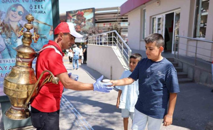 Nevşehir Belediyesinden serinleten ikram
