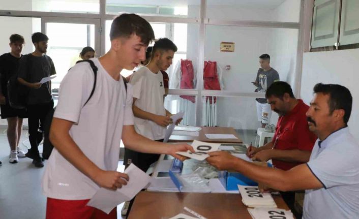 NEVÜ’de Beden Eğitimi ve Spor Öğretmenliği bölümü seçmeleri başladı