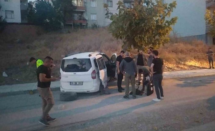 Polis otosu ile pikap çarpıştı: 2’si polis 3 kişi yaralandı