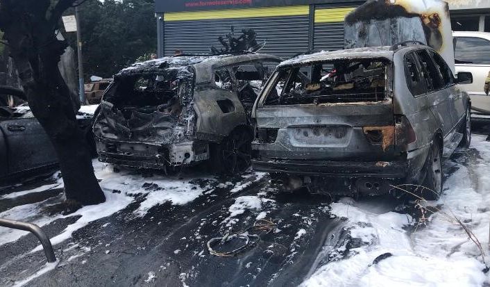 Sarıyer’de yangın paniği: Araçlar küle döndü