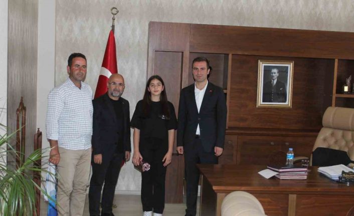 Selim’de başarılı öğrencilere ödülleri verildi