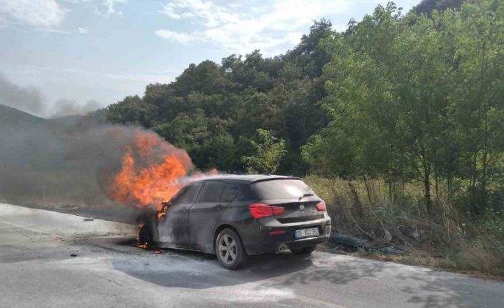 Seyir halindeki otomobil alevlere teslim oldu