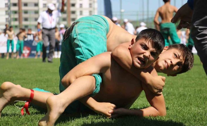 Sivas’ta Pehlivanlar er meydanına indi