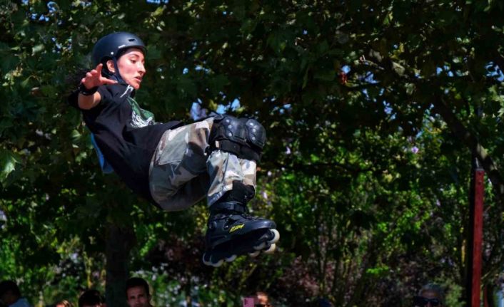 Skatepark Agresif Paten Yarışması nefes kesti