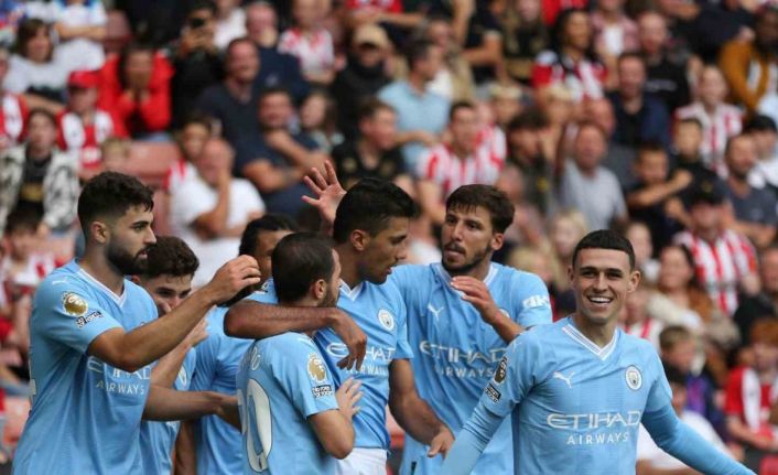 Son şampiyon Manchester City, sezona 3’te 3’le başladı