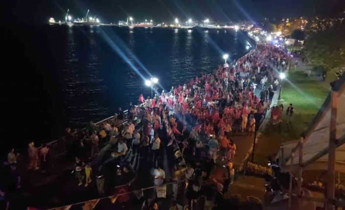 Tekirdağ’da yüzlerce kişi fener alayında buluştu