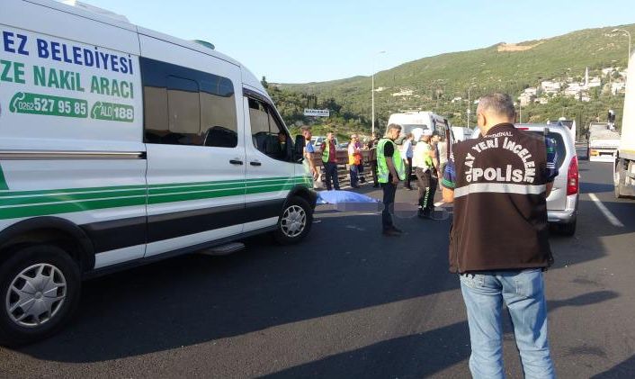 TEM’de ambulanstan atlayan 15 yaşındaki kız öldü