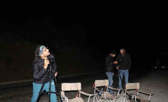 Tokat’ta meteor yağmurunu çekmek isteyen fotoğrafçılar bulutlara takıldı