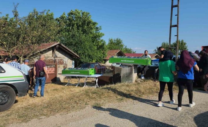 Trafik kazasında hayatını kaybeden yeğenine kalbi dayanmadı