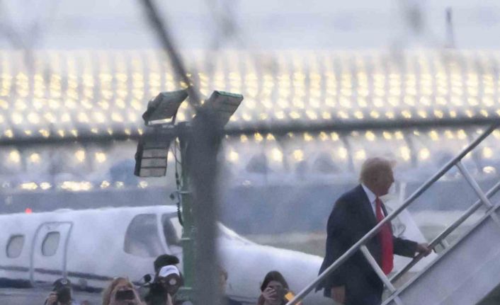 Trump, sabıka fotoğrafını bastırdığı ürünleri satışa çıkardı