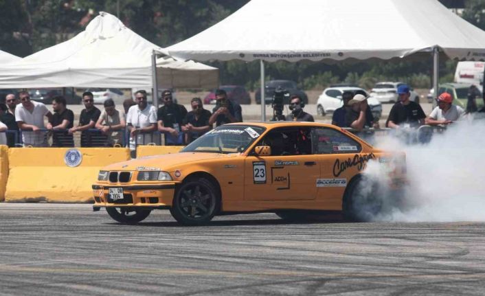 Türkiye’nin en iyi drift sürücüleri Bursa’da yarıştı