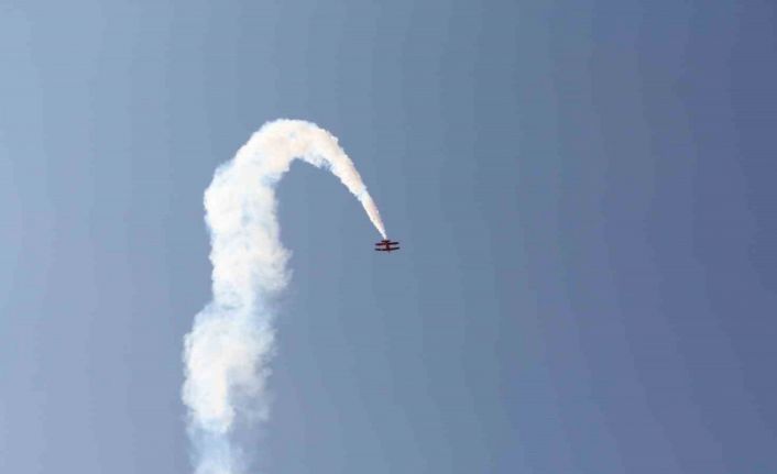 Türkiye’nin ilk kadın akrobasi pilotu Eskişehir’de hayran bıraktı