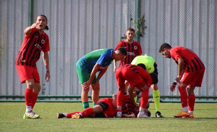 U19 maçında bilincini kaybeden futbolcu hastaneye kaldırıldı