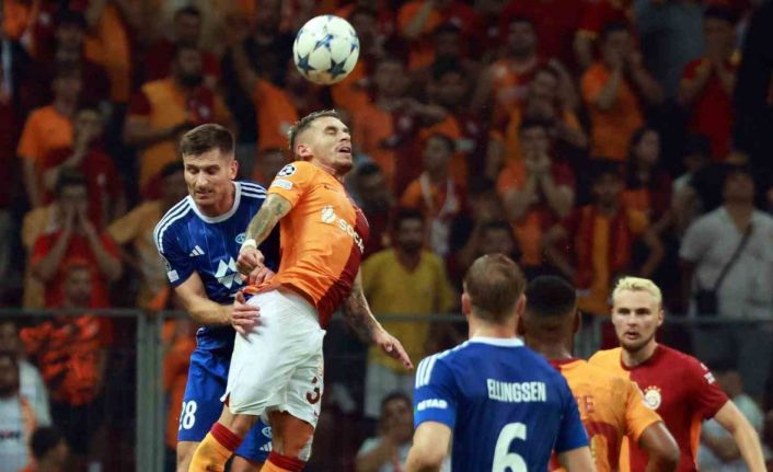 UEFA Şampiyonlar Ligi: Galatasaray: 1 - Molde: 0 (İlk yarı)